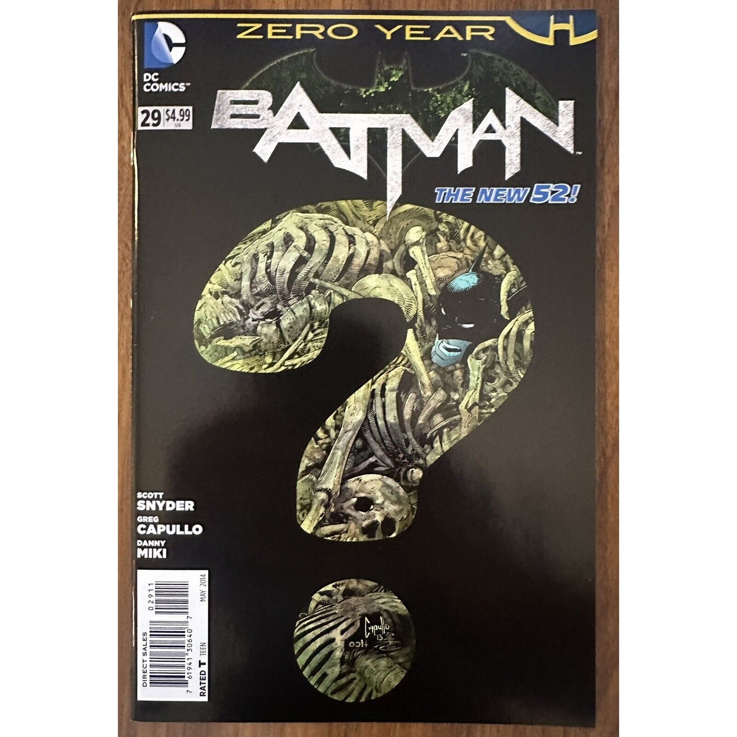 Batman #29 - DC Comics May 2014 - KEY ISSUE: Death of Dr. Death - The New 52 -NM KEY ISSUE:Batman #29 - The New 52 - 2014KEY: Death of Dr. Death * Writer: Scott Snyder * Penciller: Greg CapulloThanks for Visiting Zman's Cards, Comics, and Collectibles!Thi