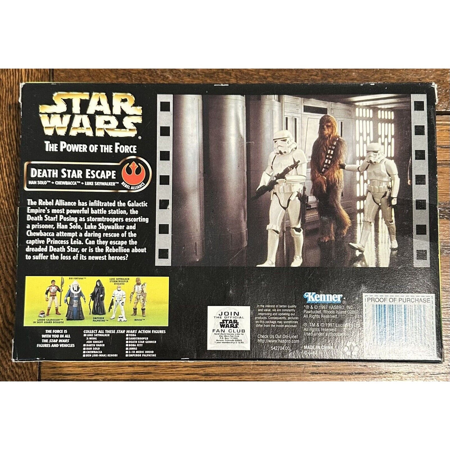 Star Wars: The Power of The Force, Death Star Escape - Kenner - Han/Chewy/Luke Own a piece of the iconic Star Wars franchise with this action figure set featuring Chewbacca, Luke Skywalker, and Han Solo from the classic movie, Star Wars: Episode IV – A Ne