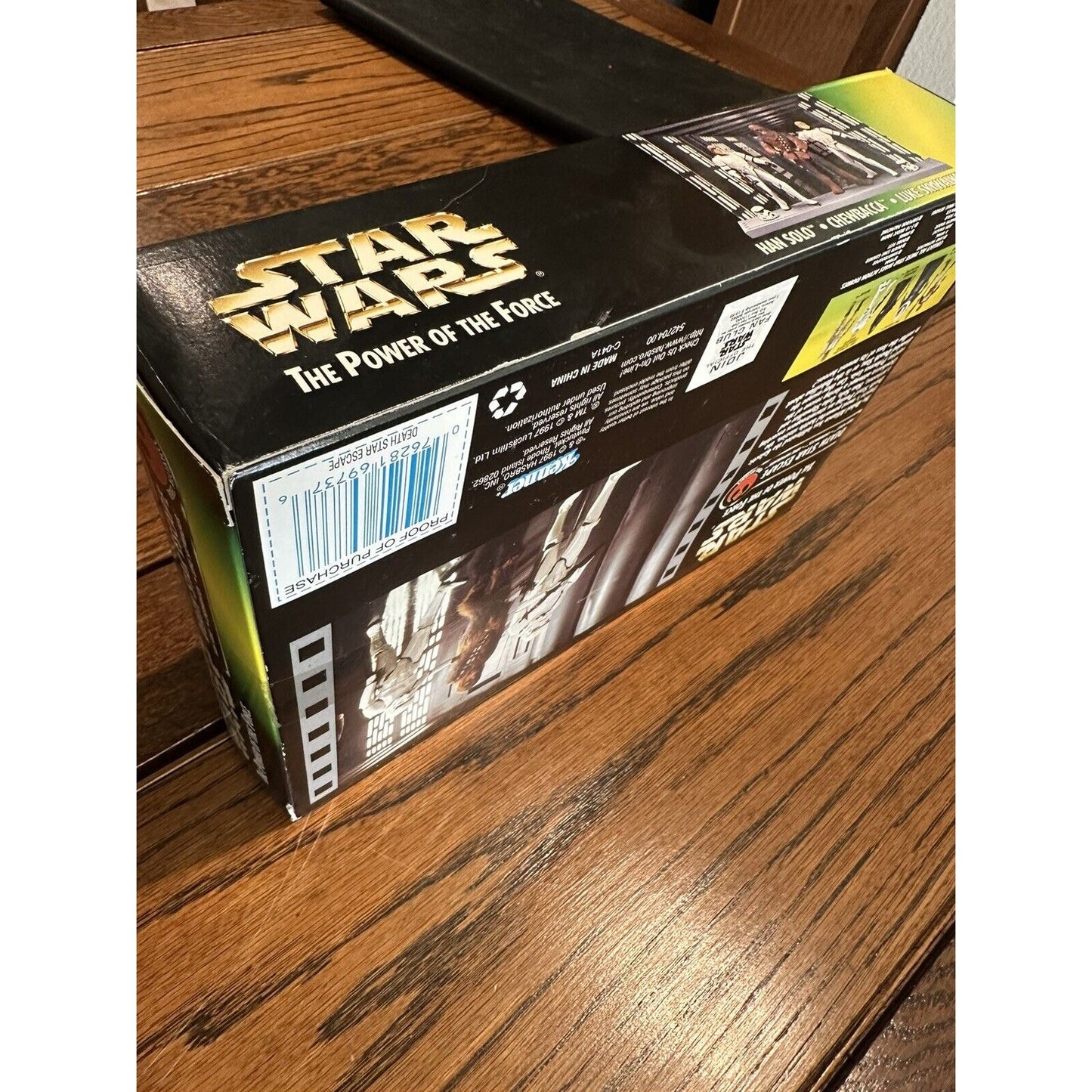 Star Wars: The Power of The Force, Death Star Escape - Kenner - Han/Chewy/Luke Own a piece of the iconic Star Wars franchise with this action figure set featuring Chewbacca, Luke Skywalker, and Han Solo from the classic movie, Star Wars: Episode IV – A Ne