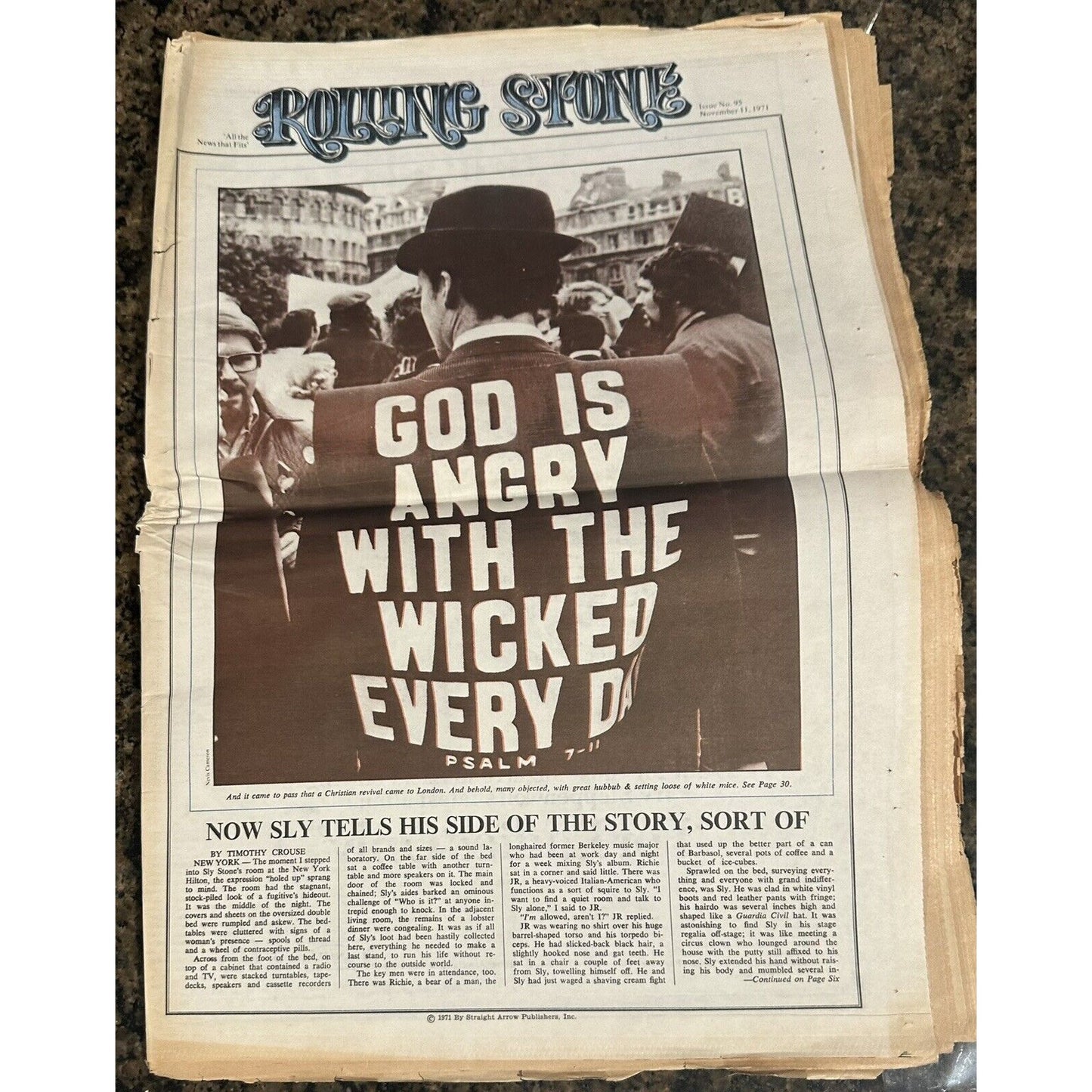 ROLLING STONE MAGAZINES 1971 FEAR AND LOATHING IN LAS VEGAS HUNTER S. THOMPSON This issue of Rolling Stone magazine from November 1971 features Hunter S. Thompson's iconic piece "Fear and Loathing in Las Vegas". The magazine is a monthly publication and i